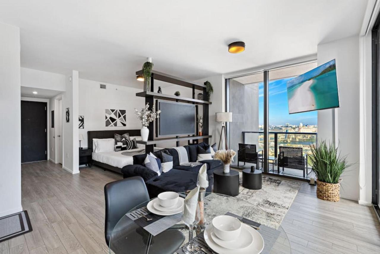 Corner Condo W/ Unrivaled Views 마이애미 외부 사진