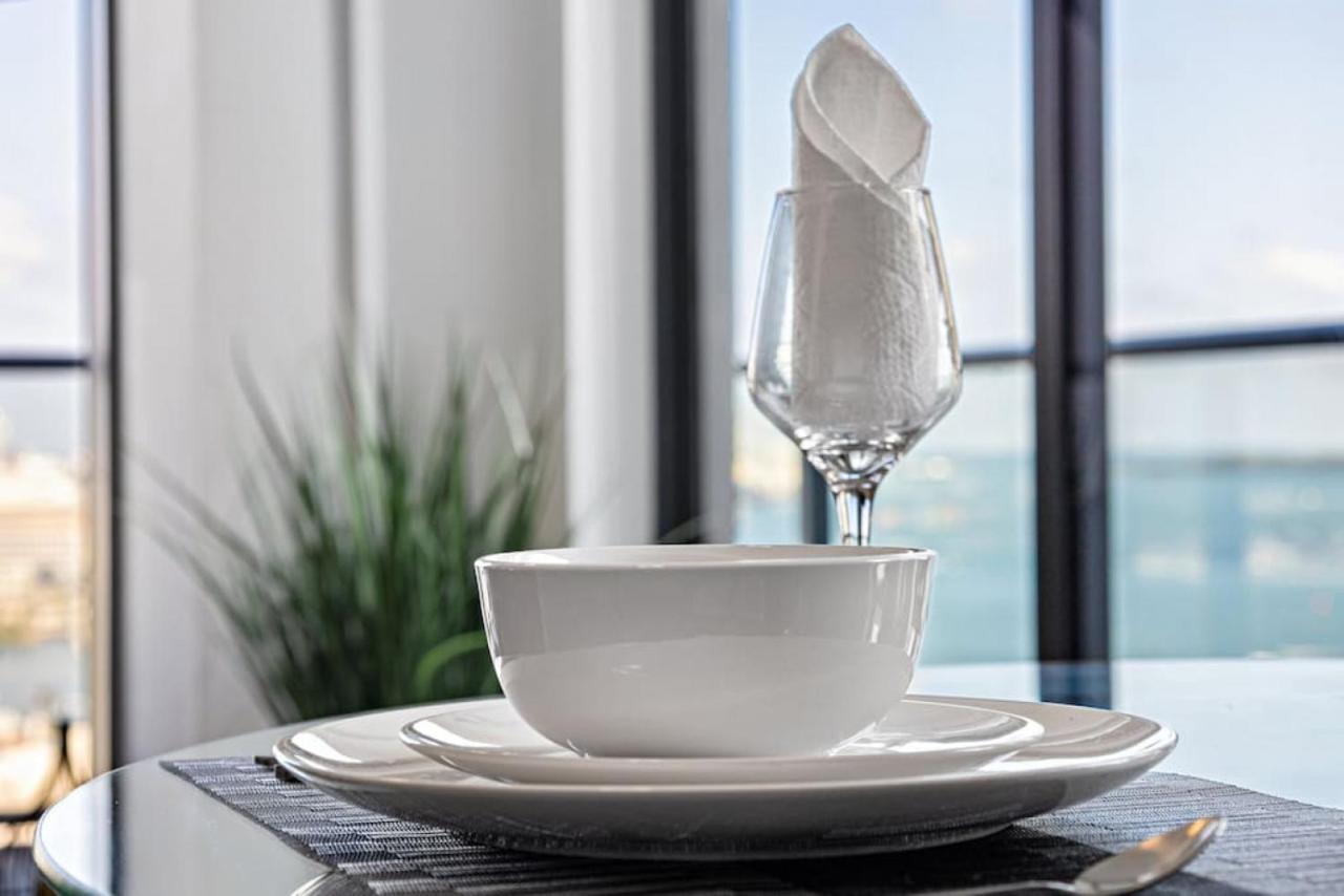 Corner Condo W/ Unrivaled Views 마이애미 외부 사진