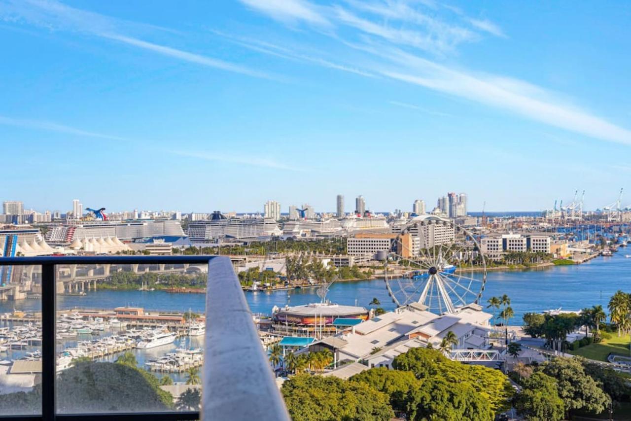 Corner Condo W/ Unrivaled Views 마이애미 외부 사진